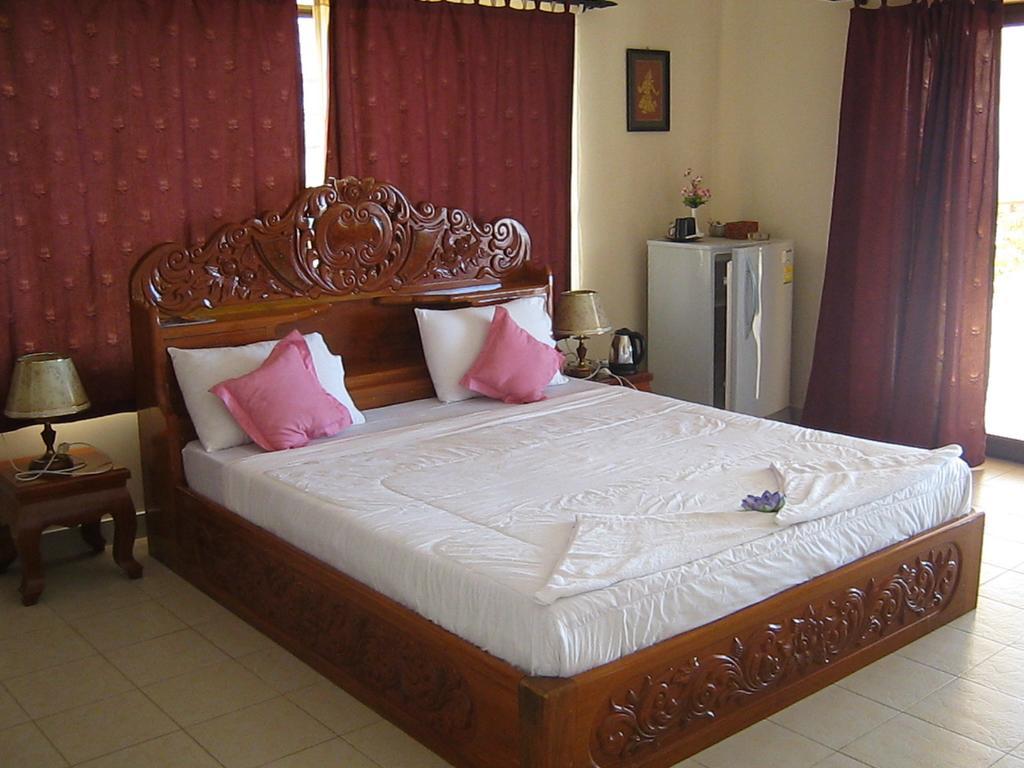 Golden Rooster Hotel سيهانوكفيل الغرفة الصورة