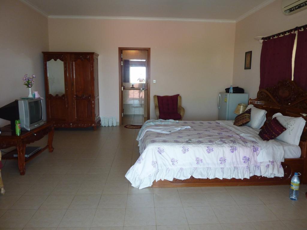 Golden Rooster Hotel سيهانوكفيل الغرفة الصورة