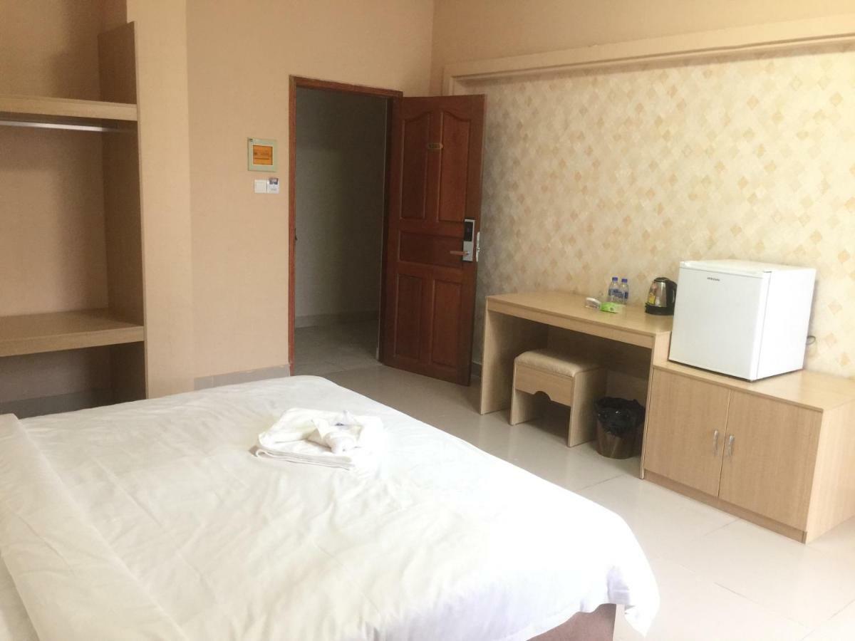 Golden Rooster Hotel سيهانوكفيل المظهر الخارجي الصورة